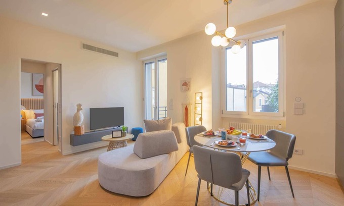 Carrobbio Apartment | Elegant Torino II - Cozy One Bedroom with Spa Access