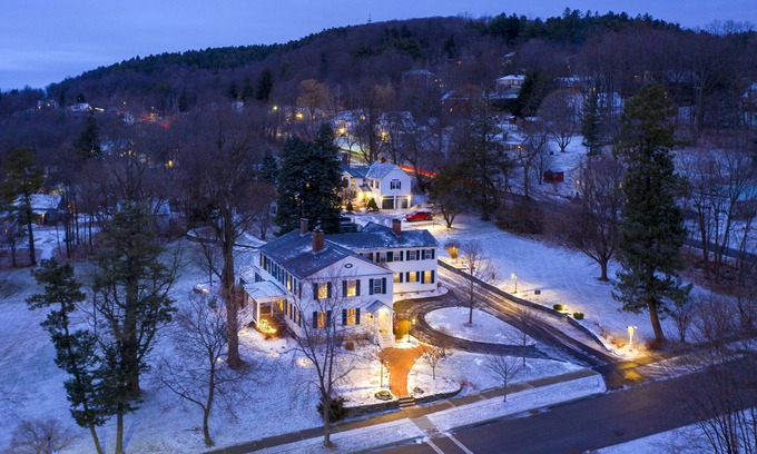 Middlebury Hotel | Indulge at Swift House Inn: Spa & Family-Friendly Dining