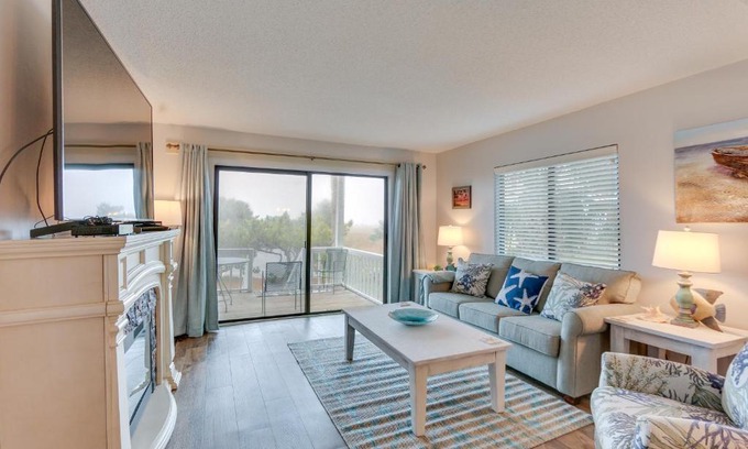 Oceanmarsh Subdivision Apartment | Oceanfront Island Condo with Deck for Play and Relaxation