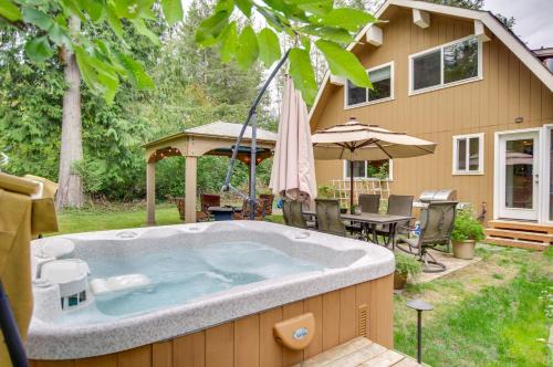 Gold Bar House | Owls Nest - Cozy Cabin with Hot Tub & Fireplace Retreat