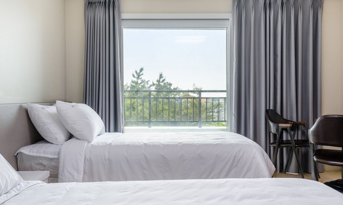 Hallim House | Top-Rated Swimeong Nolmeong Guesthouse with Breakfast