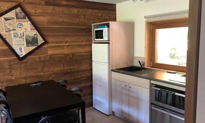 Saint-Leger-les-Melezes Apartment | Swimming pool, sauna, hammam, parking, tv, ski locker, 25m², Saint-Léger-les-Mélèzes
