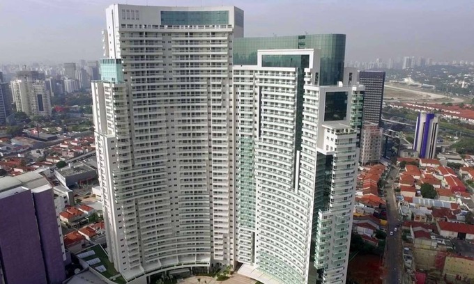Pinheiros Apartment | Discover a Poolside Retreat Minutes from the Subway