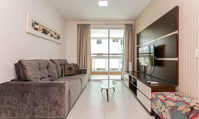 Saco dos Limoes Apartment | Refreshing Pool with Ocean View Near UFSC for Your Stay