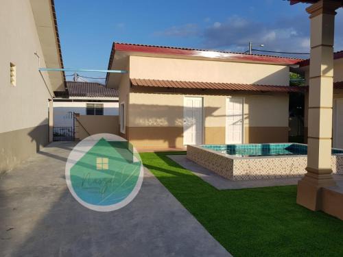 Krubong House | Family-Friendly 5-Bedroom House with Pool near Stadium Hang Jebat
