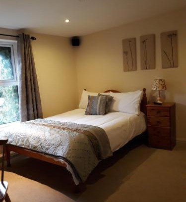 Swinford Apartment | Highly Rated Swinford Bridge Street Apartment Awaits You
