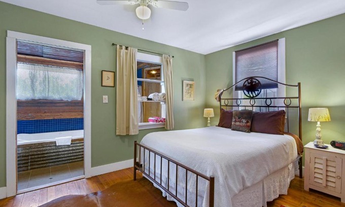 Dripping Springs House | Discover Swing On Inn - A Family-Friendly Hideaway Suite