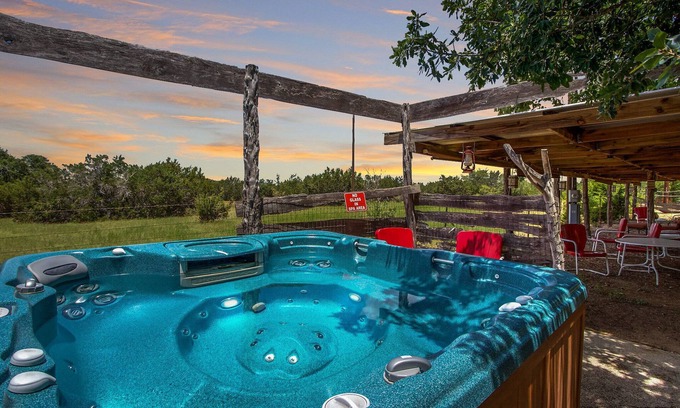 Dripping Springs House | Relax at Swing On Inn: Hot Tub Retreat for 14 Guests