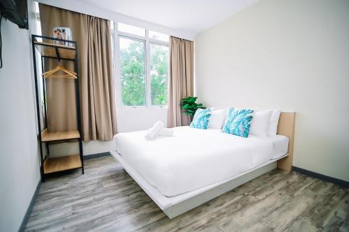 Presint 15 Hotel | Family-Friendly Swing & Pillows in Putrajaya, Selangor