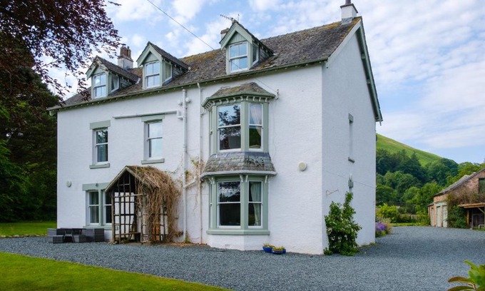 Keswick House | Pet-Friendly Retreat at Swinside Lodge - 4-Star Comfort
