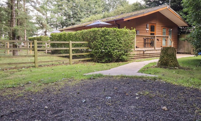 Ripley Cottage | Dog-Friendly Swinsty Lodge with Beautiful Garden in Darley