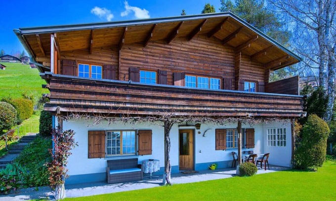 Aeschlen ob Gunten Ski Chalet | SwissHut Stunning Views Alps & Lake - Chalet Emmit