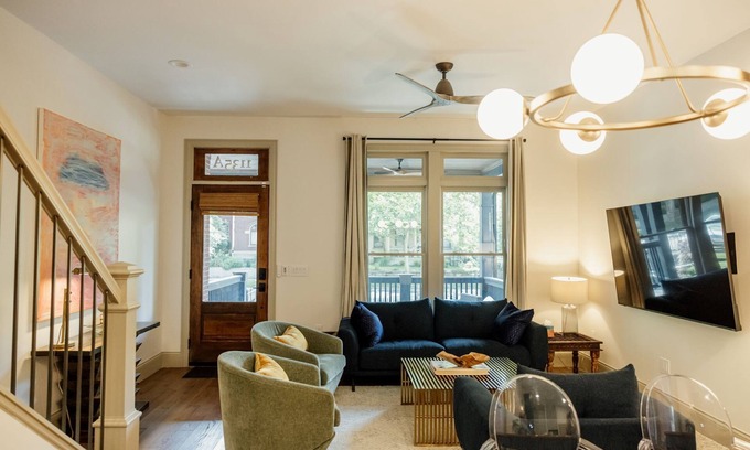 Downtown Columbus House | Premier First Floor Ensuite with Garden & Family Amenities
