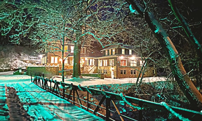 Brown County House | Experience Comfort at Sycamore Springs with Family Amenities