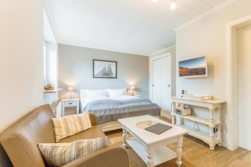 Westerland Apartment | Discover Sylt Homes Cottage 1: Family & Pet-Friendly Retreat