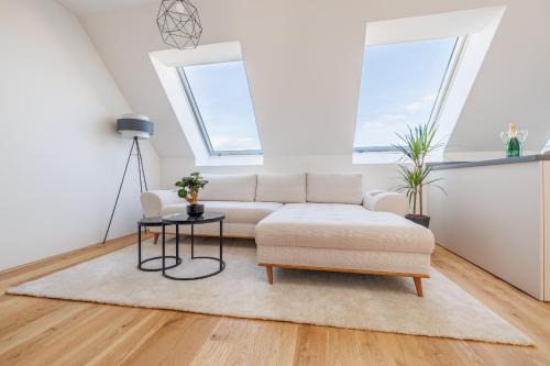 Neulerchenfeld Apartment | Modern Loft with Terrace and Grill in Central Location