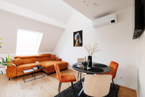 Neulerchenfeld Apartment | Modern Symphony Apartments 42: Terrace Loft in City Center