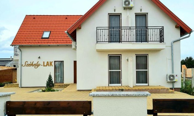 Hegyko Apartment | Family-Friendly Székely-Lak Apartman in Hegykő