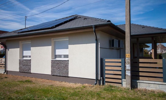 Balatonmariafurdo Apartment | Top-Rated Széplak: Family-Friendly Retreat Awaits You