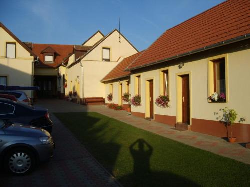 Fertorakos House | Convenient Szűts Panzió: Family-Friendly with Kitchen Access