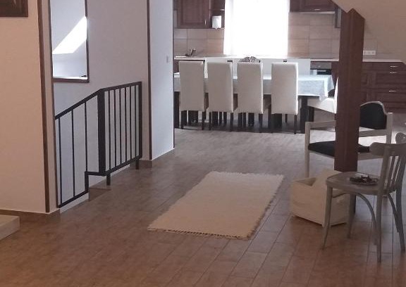 Dudar House | Guest Rated 10/10: Szamóca Vendégház with Hot Tub & Breakfast