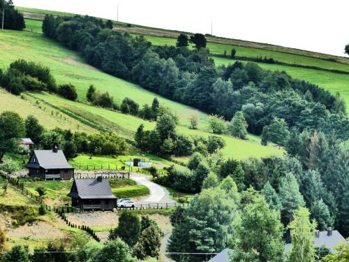 Nowy Zmigrod Cabin | Guest Rated 9.7: Szare Domki z Widokiem by the Ocean