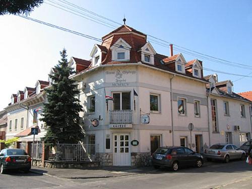 Pecs Hotel | Discover Comfort at Szent György Fogadó - Pet Friendly Stay