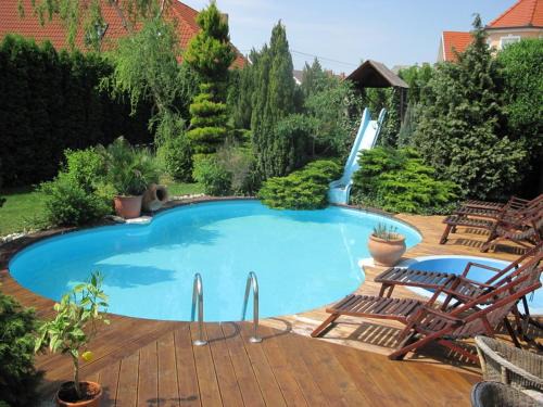 Vonyarcvashegy House | Guest Rated 10/10 at Szent Kristof Panzio with Pool & Pets