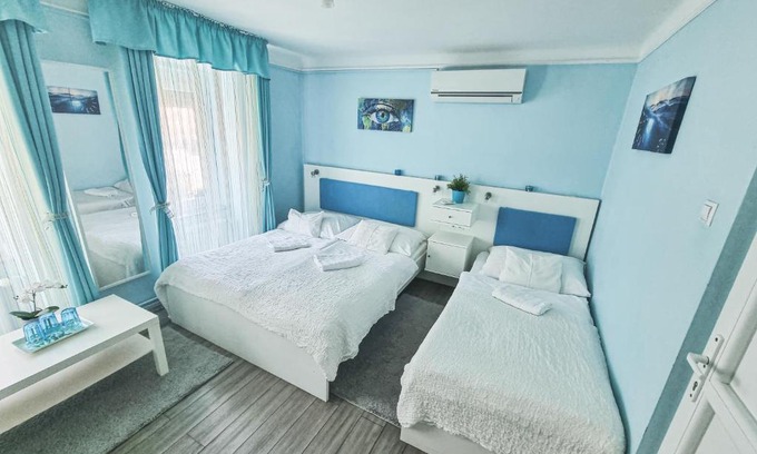 Szeged Bed & Breakfast | Pet-Friendly Szivárvány Panzió with High Guest Ratings