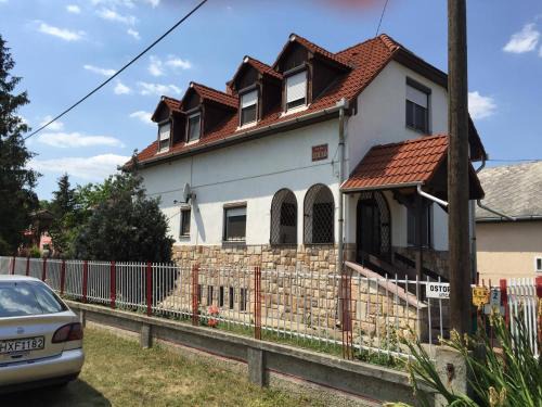 Zsorifurdo Apartment | Family-Friendly Getaway at Tóni Bácsi Üdülő - Rated 8.5/10