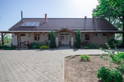 Kiskoroes House | Exceptional Tölgyfa Vendégház: Pet-Friendly Ocean Views