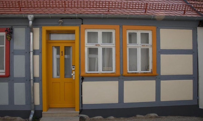Tangermuende Apartment | Pet-Friendly Töpferhof 1: Exceptional Stay for Families