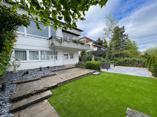 Osterberg/Gartenstrae Apartment | Discover Tübingen: Family-Friendly Stay with Free Parking