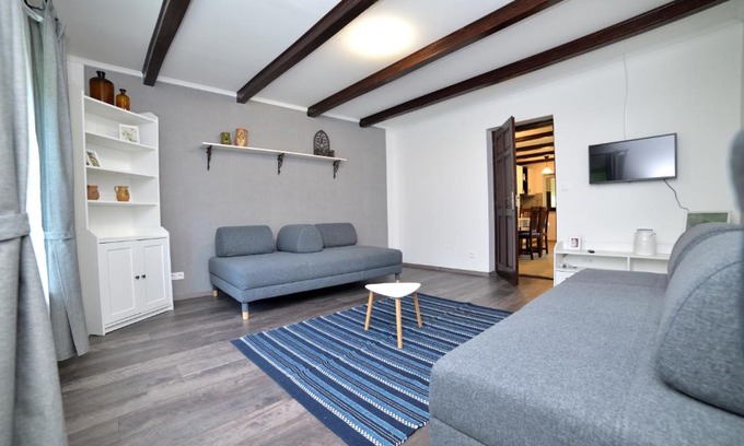 Csemo Villa | Discover TücsökTanya Vendégház: Oceanfront Oasis Awaits