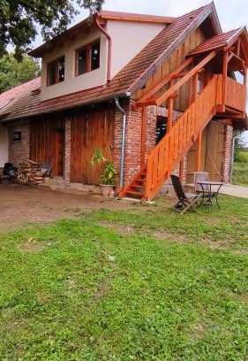 Pankasz Apartment | Discover Tőckés Vendégház: Guest Rated 9.4/10 with Kitchen