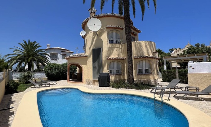 Els Poblets Villa | Immaculate Villa Just 500m from the Ocean with Pool