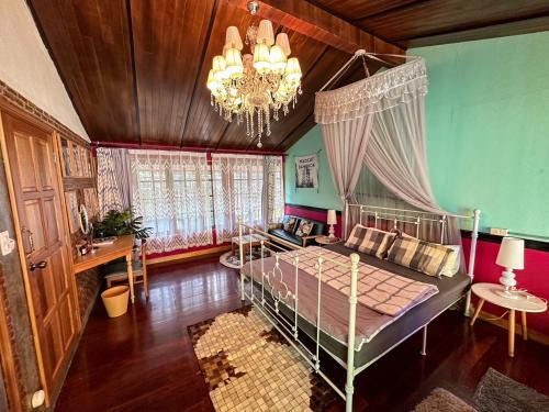 Khlong Tan Nuea House | Private Pool Retreat for Up to 15 Guests at T-house Bkk