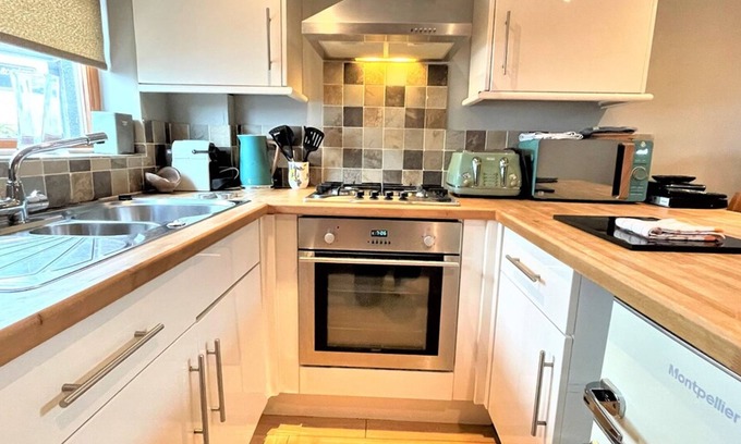 Ingleton House | Cozy Jasmine Cottage in Ingleton – Pet Friendly & Family Ready