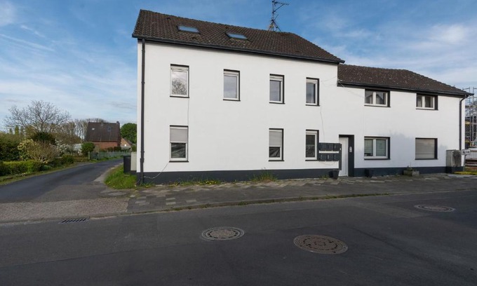 Wegberg Apartment | Comfortable T&K Apartments Wegberg - 4-Star Monteur Stay