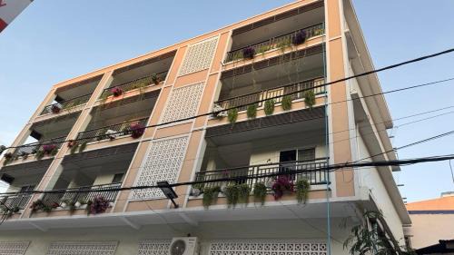 Mean Chey Apartment | Oceanfront T&L Apartment: Guest Rated 10/10 with Spa Access