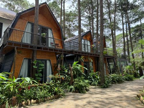 Kon Plong Hotel | Cozy T'MĂNG ĐEENG HOMESTAY with Oceanfront Amenities