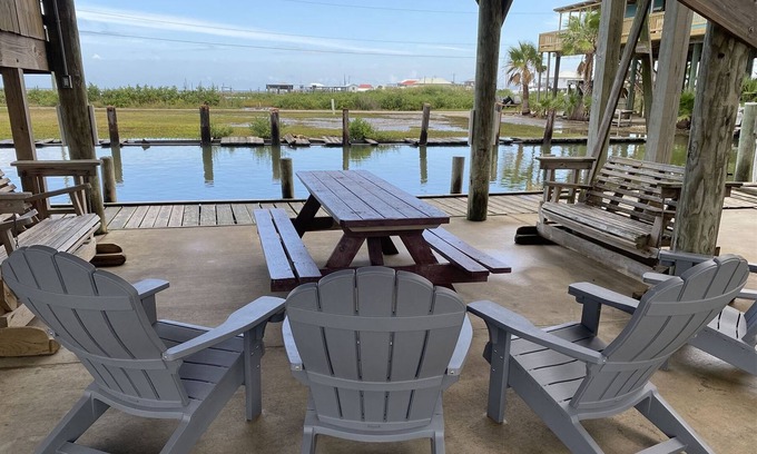 Golden Meadow House | Unforgettable T-Pauls Bay View with Oceanfront Pool Access