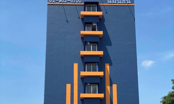 Pak Kret Hotel | Affordable T.U.B. Mansion with Family-Friendly Amenities
