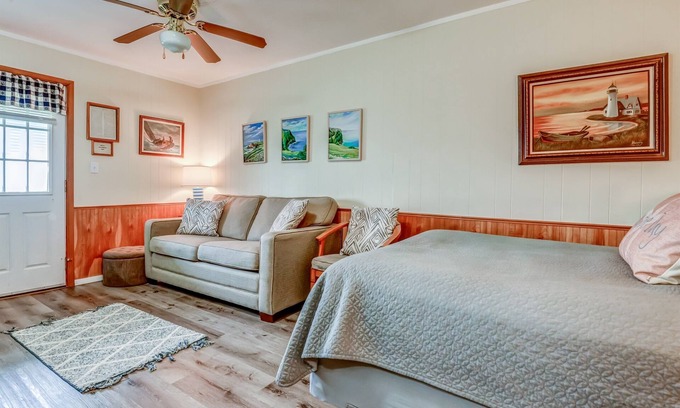 Depoe Bay Apartment | Pet-Friendly Cutter at Trollers Lodge with Ocean Views