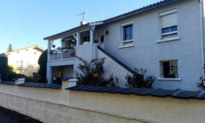 Albi Apartment | Cozy T1 bis: Pet & Child Friendly in a Private Home