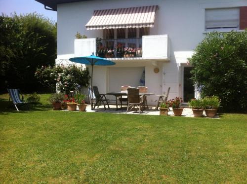 Anglet Apartment | Cozy Villa with Garden Near Biarritz - Guest Rated 9/10