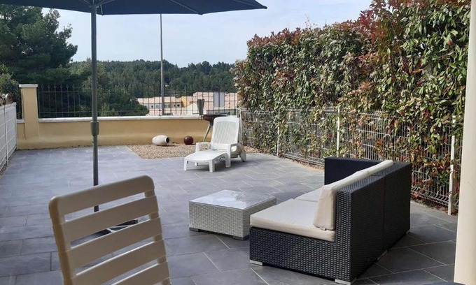 Foulquines Apartment | Family-Friendly ROQ-X1 Appartement T2 Steps from Narbonne-Plage