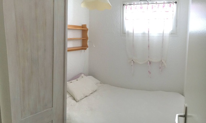Les Deux Alpes Apartment | Premier Resort Retreat with Spa, Terrace & Slope Access