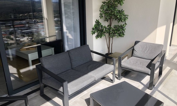 Corte Apartment | Inviting T2 with Panoramic Terrace and Private Parking