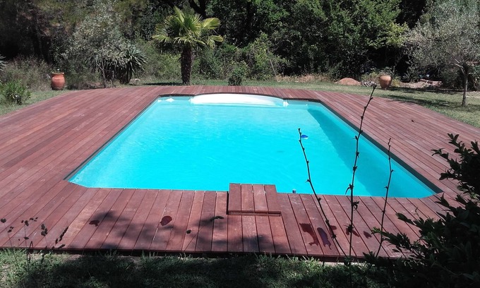 Aix-en-Provence House | Experience Nature at T2: Pet-Friendly with Pool & Breakfast